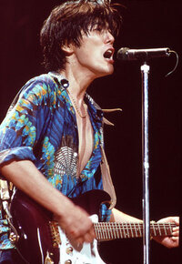 尾崎豊がギターを弾いてる画像をください あと みなさんが好きな尾崎 Yahoo 知恵袋