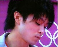 内村選手のお母さん まつげが長くはっきりしてますよね つけま Yahoo 知恵袋