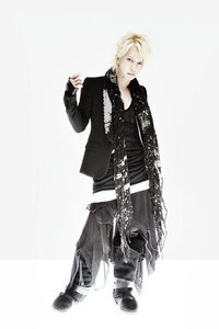 画像を探しています Hydeさんの画像です 出来るだけ高画質で 綺麗なhyde Yahoo 知恵袋