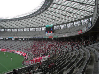 味の素スタジアムについて質問です サッカー観戦の時のビジター席の後方に Yahoo 知恵袋