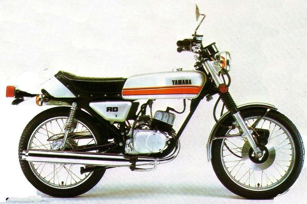 バイク初心者です。ysr50に流用できるエンジンはありますか？またあ