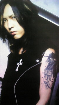 ナイトメアのrukaさんって左腕に入れ墨してますか こんな感じのやつです Yahoo 知恵袋