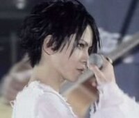 僕は 思ったんですけどラルクの1997年の東京ドームライブhydeは とても Yahoo 知恵袋