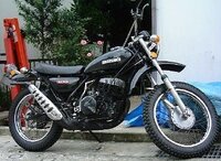 昔の映画や漫画でヤンキーが学校の廊下をバイクで乗り回してるシーンがよくあり Yahoo 知恵袋