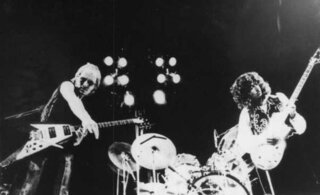 ツインギターがかっこいいバンド 曲を教えてください 洋楽 邦楽 ジ Yahoo 知恵袋