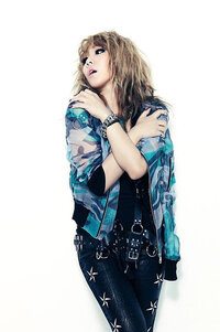 2ne1のclって可愛いと思いますか すっぴんは普通です 笑 メイクし Yahoo 知恵袋