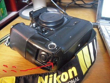 ニコンF4Eのバッテリーグリップの外し方について - 久しぶりに