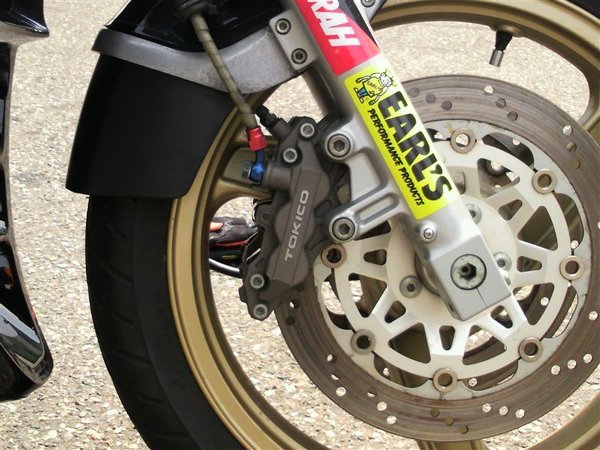 ZX-9R95年式のトキコの6ポットキャリパｰをGPZ900RA - Yahoo!知恵袋