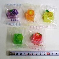 お菓子の名前教えて下さい 寒天 だかゼリー だかの回りに砂糖がいっぱいまぶし Yahoo 知恵袋