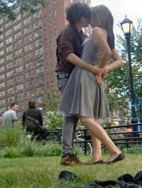 外人のカップルがキスしている素敵な画像ください こちらの場 Yahoo 知恵袋