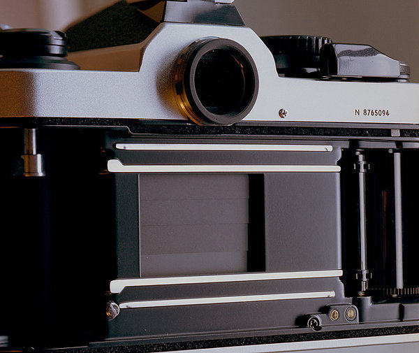 NikonNewFM‐2」のシャッター幕について - ちょっと気になっ
