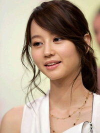 髪を切ろうとおもうのですが ミディアムとか セミロングで可愛い髪型 Yahoo 知恵袋