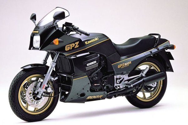 GPZ900Rには仏壇カラーというものがあるらしいですが、何故このような