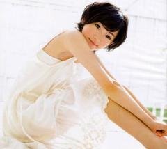 乃木坂の生駒里奈ちゃんはなぜセンターでなくなったのですか 今はどうしている Yahoo 知恵袋