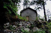 北アルプスの怪談について 昨年 滝谷避難小屋の前を通ったとき Yahoo 知恵袋