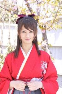 女子大生は何故卒業式の時袴をはくの 巷に広まっている説の Yahoo 知恵袋