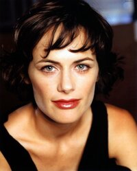 米tvドラマ 24 の ニーナ マイヤーズ を演じた女優は誰ですか S Yahoo 知恵袋