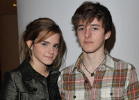 女優のエマ ワトソンって兄弟いる 3歳年下の弟アレックスくん Yahoo 知恵袋