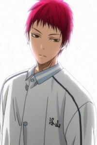 黒バスの赤司は 今どんな髪型ですか 中学時代は前髪が長かったのですが今 Yahoo 知恵袋