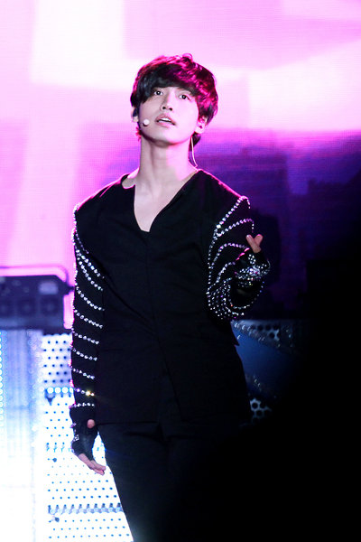 東方神起のチャンミンの高画質でめっちゃかっこいい画像くださいっ Yahoo 知恵袋