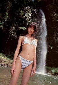 戸田恵梨香さんは 胸が大きいですか 貧乳だけど全体的にガリガリだか Yahoo 知恵袋