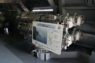 Yahoo!知恵袋現代の海戦で水上艦が魚雷に追尾された場合、舵による回避しかないんですか?
それとも航空機のようにチャフや各種妨害、迎撃装置のようなものはあるんですか?
