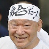 海外の気合の入れ方 日本では気合を入れる時に背中を強く叩いてもらったり 円陣 Yahoo 知恵袋