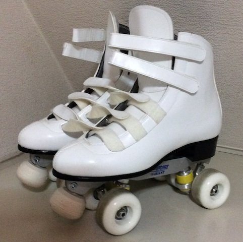ローラースケート　靴　ブーツ　Kis-My-Ft2  キスマイHiHi Jets ローラースケート 靴 ブーツ Kis-My-Ft2 キスマイHiHi Jets