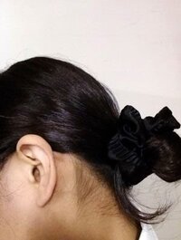後頭部のしたの方でお団子をつくって 毛先が横にちょんと出るので Yahoo 知恵袋