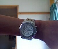 細腕にInvictaのような大きい腕時計は似合わないでしょうか？ - 腕時 - Yahoo!知恵袋