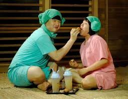韓国ドラマのサウナのシーン 頭にタオルを巻き 耳の辺りに結び Yahoo 知恵袋