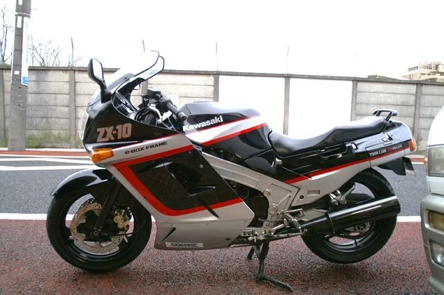 GPZ900とZX－10のエンジンについて教えてください。 - 友人がGPZ9