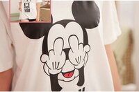 中指を立てたミッキーっぽいキャラクターのデザインの服が欲しいんです Yahoo 知恵袋