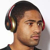 ヘッドホンについて質問です ヘッドホンをしている人は Yahoo 知恵袋