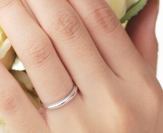 ティファニーで結婚指輪としてハーフエタニティ２５ミリ幅を購入しました Yahoo 知恵袋