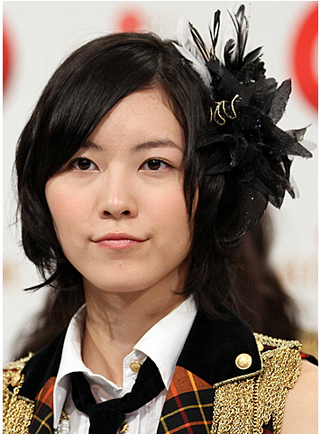 松井珠理奈ってどこがいいの 全然可愛くないし顔でかいしごつい Yahoo 知恵袋