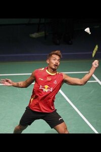 バドミントンラケットについてです。中国のバドミントン選手で林丹選手