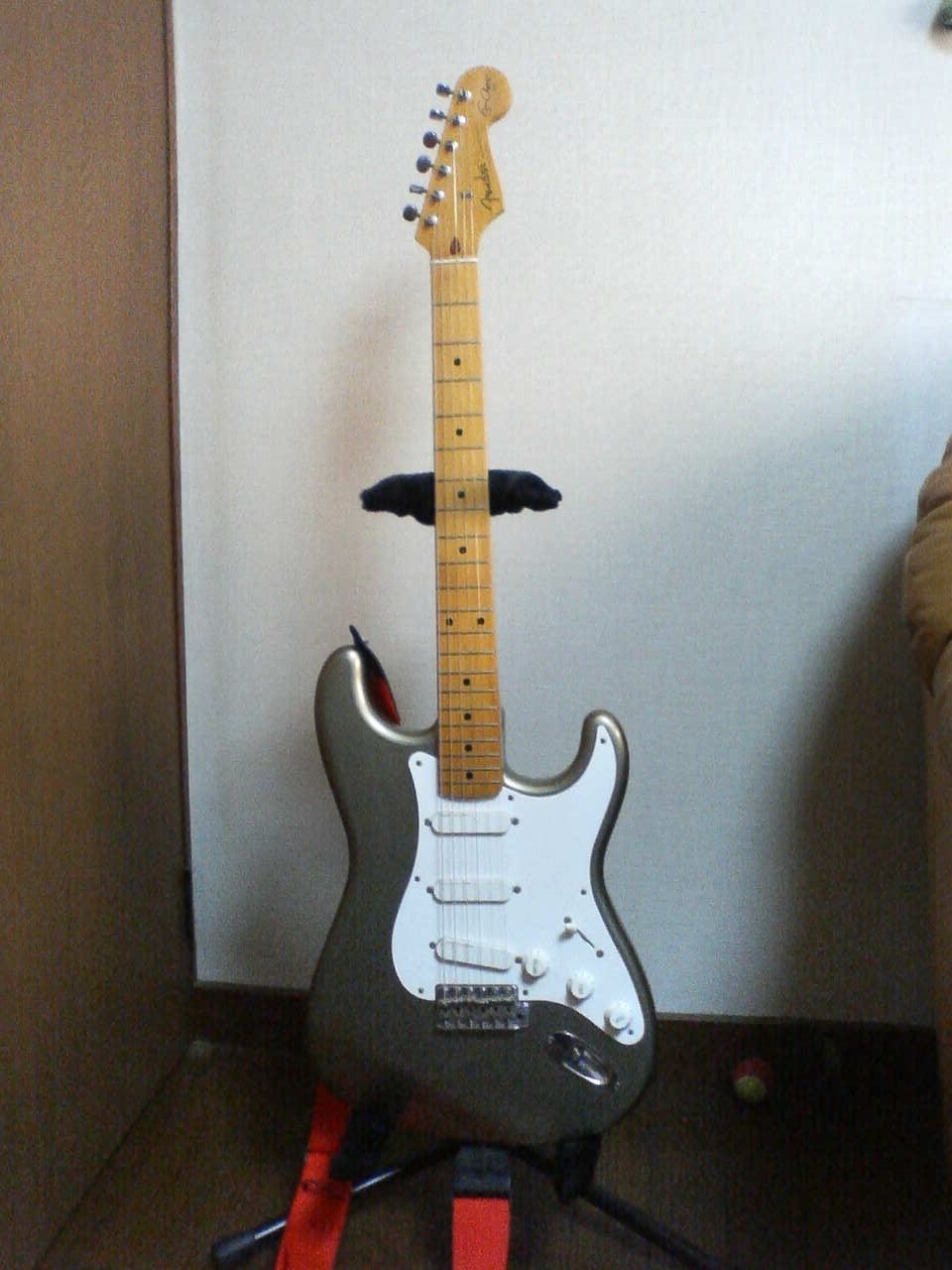 Fender、クラプトンモデルのミッドブースターについて - 当方、ス