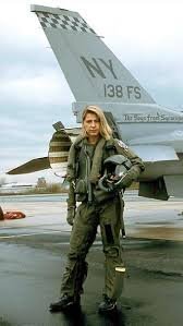 女性の戦闘機パイロットっていますか 海外だといますよ 航空 Yahoo 知恵袋