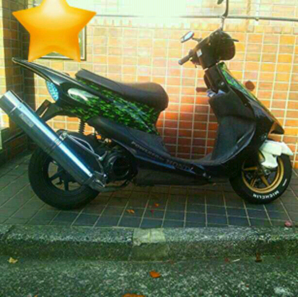 ライブディオZXに乗っています。カスタムが好きで地道にコツコツとやっ