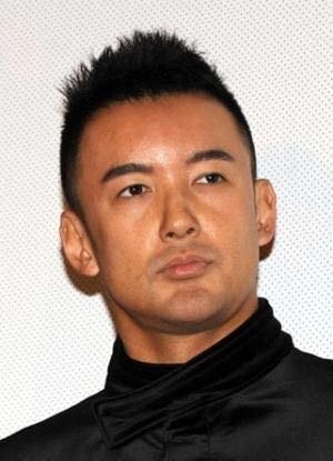 俳優の内藤剛志とabcアナウンサーの伊藤史隆似てないですか 細い Yahoo 知恵袋