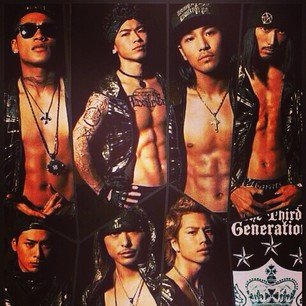 三代目jsbのメンバーは全員腹筋割れてますか 教えてください Yahoo 知恵袋