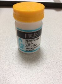 白いプラ板に油性ペンで絵を描き 色鉛筆で塗装しました その後レジン Yahoo 知恵袋