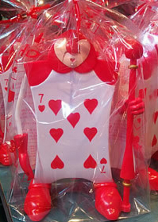ディズニーランドに以前売っていたアリスのトランプ兵のキャンデ Yahoo 知恵袋