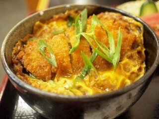 カツ丼って卵とじのが普通といわれたけどまじ 多くの店ではカツ丼という名前だけ Yahoo 知恵袋