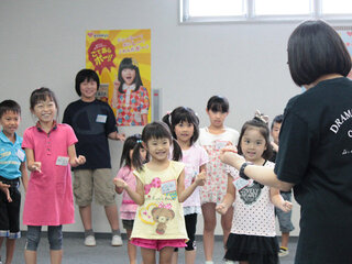 芦田愛菜ちゃんのお母さんは 撮影現場に同行して陰で支える優しいお母さ Yahoo 知恵袋