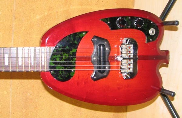 H.SAndersonのアップルギターことヒューストンはどのような特徴の