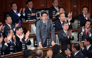 Yahoo!知恵袋「原敬内閣がそれまでの内閣と異なっていた点を述べよ」という質問に
「平民出身であったことと、主要な国務大臣を立憲政友会の党員から任じたこと」と書いたら、10点満点中7点でした。