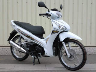 スクーターorカブ大学生 男 19 です 今 バイクを買おうと思 Yahoo 知恵袋