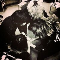 Oneokrockの画像で 4人で円陣を組んでいる画像をください Yahoo 知恵袋